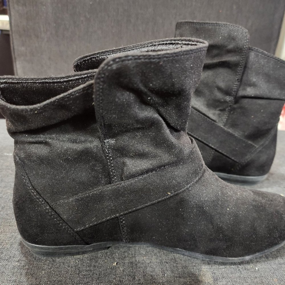 Women's black boots sz10